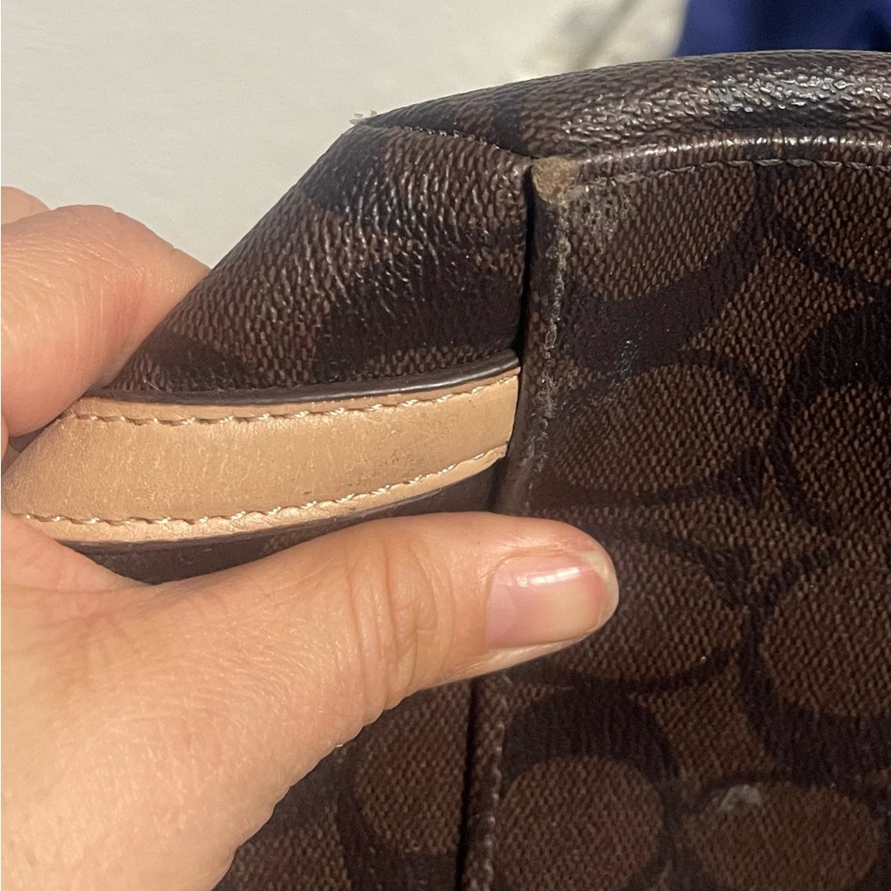 💼Coach Peyton Signature Pocket Tote Brown Canvas Tan Leather Trim
🌵 Description - Picture 14 of 15